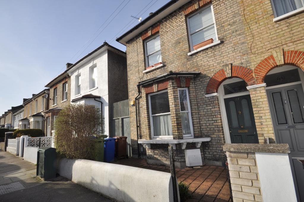 3 Bedroom Terrace House To Let in Danby Street, London, SE15 4BT