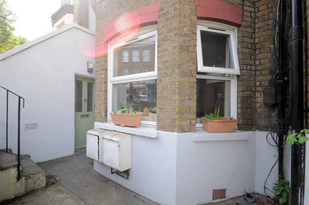 1 Bedroom Flat To Let in Lyndhurst Grove, London, SE15 5AL Kushy Move